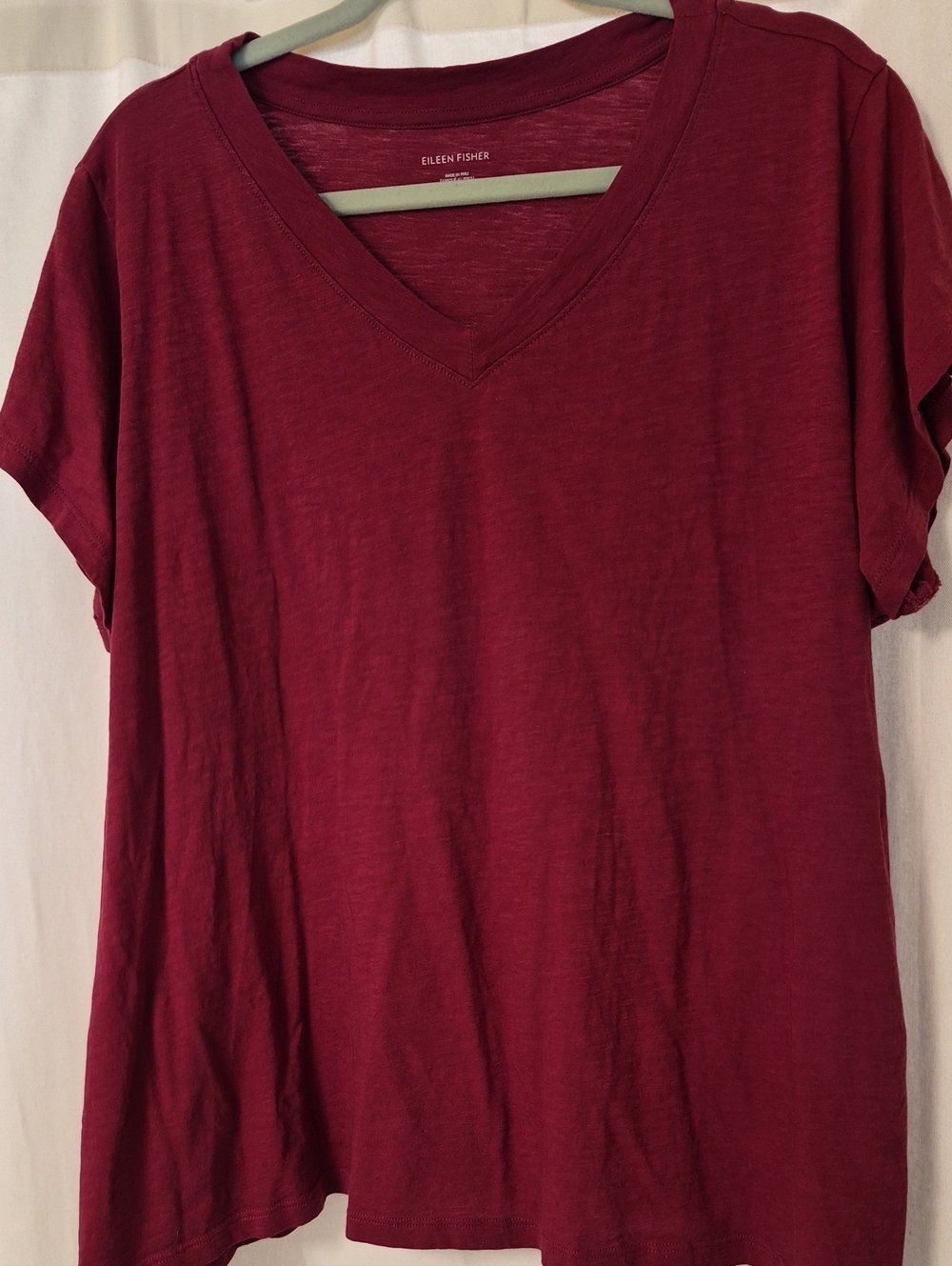 Eileen Fisher Women's V-Neck Tee in Wine